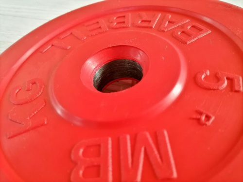 Диск 5 кг, 31 мм, красный, обрезиненный с метал втулкой MB Barbell 997936 фото 2