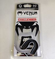 Капа Venum Challenger бело-черный 05979