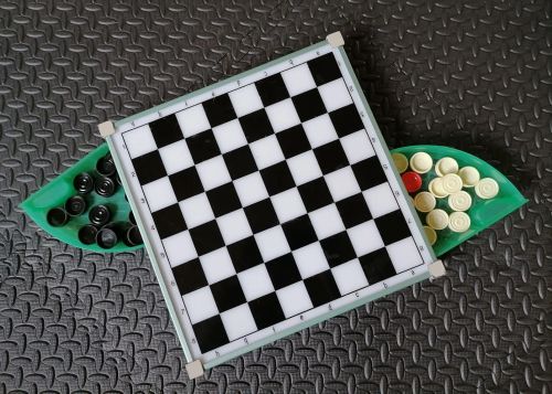 Шашки пластик с доской 36х36х4,5 см СССР 995243 Шашки пластик с доской 36х36х4,5 см СССР 995243