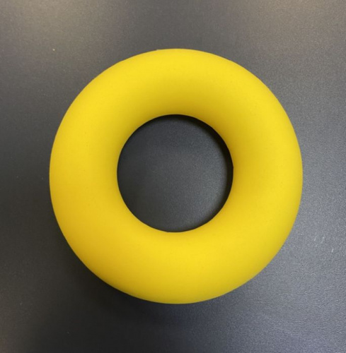 Эспандер кистевой 05 кг желтый детский Fortius 998185 фото 2