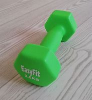 Гантель обливная 2,5 кг салатовый неопрен EasyFit 04075