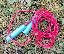 Скакалка 3 м ПВХ шнур красно-бирюзовая 995817
