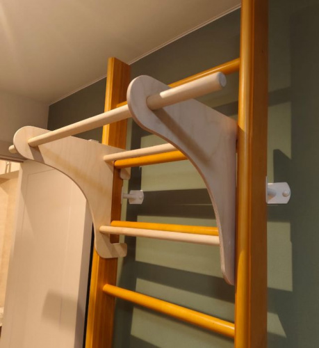 Турник навесной деревянный с широким хватом 43 см для шведской стенки 996043