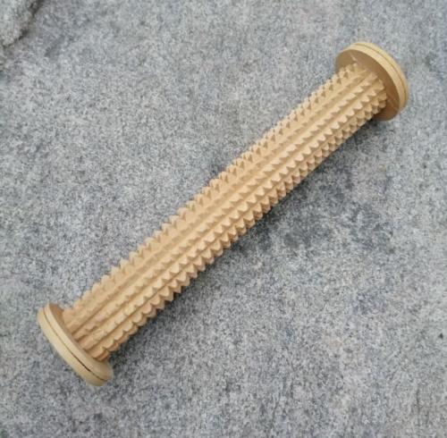 Массажер для ног и рук валик из березы МА5102 995825 Массажер для ног и рук валик из березы МА5102 995825