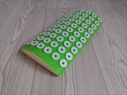 Аппликатор игольчатый (валик) 190х320 мм для поясницы зеленый 998328