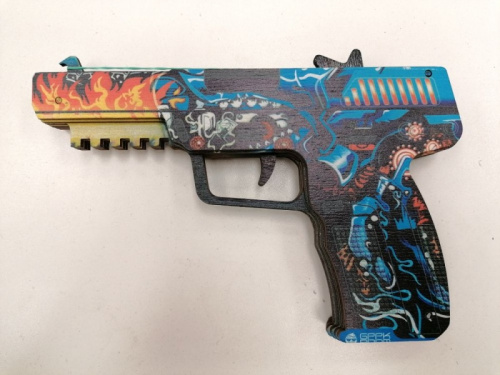 Макет Пистолета фанера Five Seven Кибер акула (резинкострел) 00154