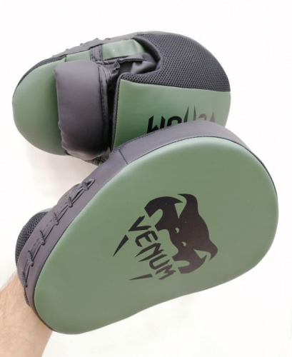 Лапа боксерская парная изогнутая Venum зеленый DX 05069