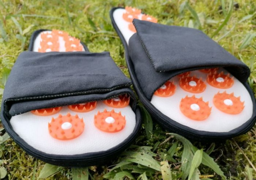 Аппликатор игольчатый (тапочки) 36-39 черно-белые 995893 фото 2