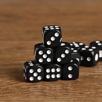 Зары (кубики игральные) 1,5х1,5 см черные с белыми точками 1503025