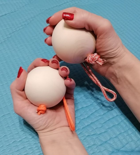 Лямки-шары для подтягиваний d-70 мм (2 шт) дерево 996653 фото 3 Лямки-шары для подтягиваний d-70 мм (2 шт) дерево 996653 фото 3