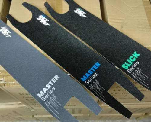 Наклейка-наждачка (шкурка) на трюковой самокат 47х10 см Master blue Д-95 32163