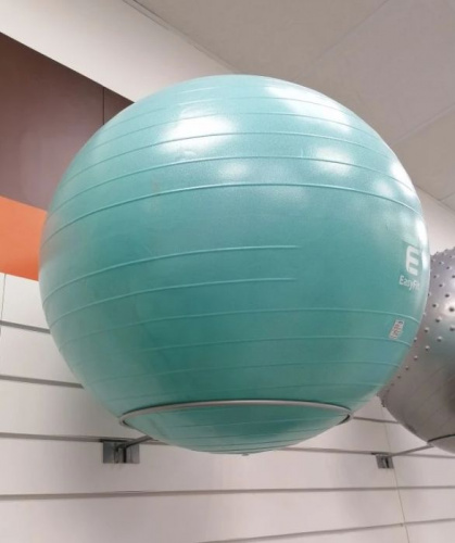 Кронштейн на эконом-панель для хранения фитнес мяча 995462 Кронштейн на эконом-панель для хранения фитнес мяча 995462