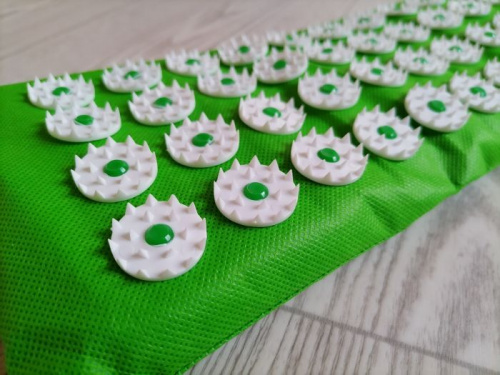 Аппликатор игольчатый (коврик с поролоном) 140х320 мм зеленый 997976 фото 2