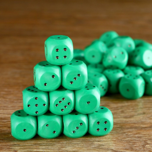 Зары (кубики игральные) 1,5х1,5 см зеленые 4807723