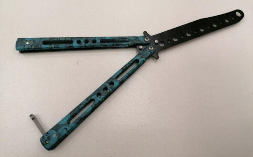 Макет ножа Бабочка металл на винтах (затупленный) Черепа синие (балисонг) 998786