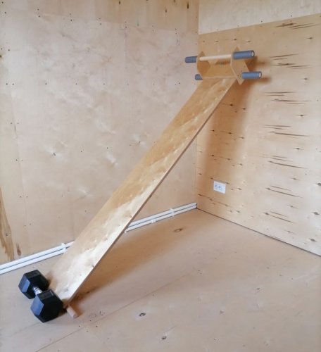 Скамья (доска) для пресса навесная с упорами (аналог Евминова) 30х200 см, толщина 18 мм 997496 фото 6 Скамья (доска) для пресса навесная с упорами (аналог Евминова) 30х200 см, толщина 18 мм 997496 фото 6