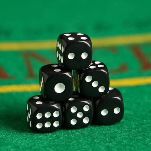Зары (кубики игральные) 1,0х1,0 см черные с белыми точками 2488671