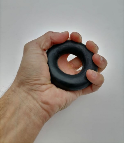 Эспандер кистевой 60 кг d-8 см 996731 Эспандер кистевой 60 кг d-8 см 996731