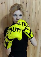 Перчатки боксерские 8 унц Venum салатовые 00623