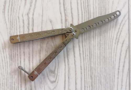 Макет ножа Бабочка металл на винтах (затупленный) 17 см Серебро цепь 312282