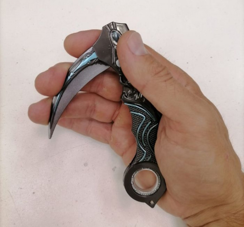 Макет ножа Керамбит металл затупленный складной серо-голубой 996080 Макет ножа Керамбит металл затупленный складной серо-голубой 996080