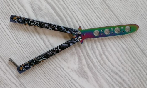 Макет ножа Бабочка металл на винтах (затупленный) Череп градиент 312647