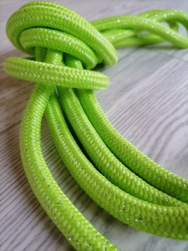 Скакалка 3 м гимнастическая с люрексом мягкая салатовый 998036 фото 2 Скакалка 3 м гимнастическая с люрексом мягкая салатовый 998036 фото 2