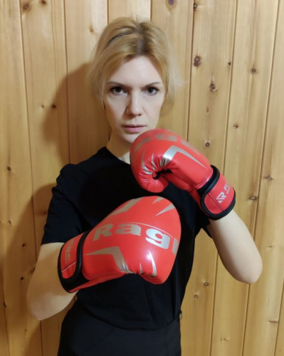 Перчатки боксерские 10 унц Rage красные 03130 Перчатки боксерские 10 унц Rage красные 03130