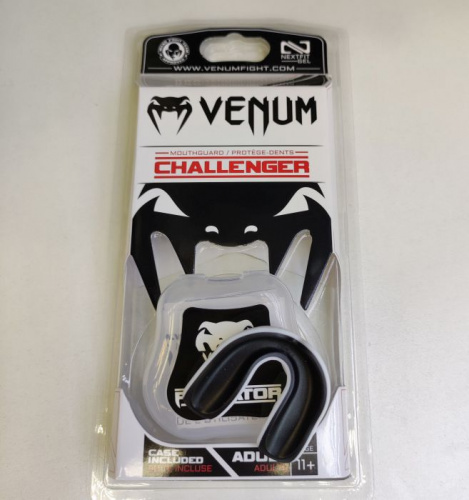 Капа Venum Challenger бело-черный 05979