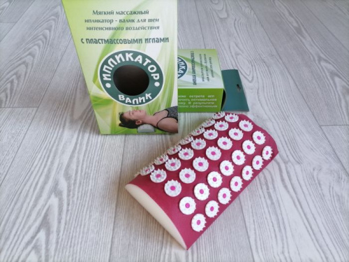 Аппликатор игольчатый (валик) 140х230 мм для шеи красный 998332