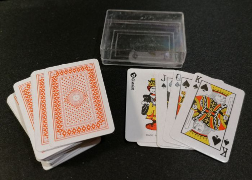 Карты 54 шт малые 4х6 см в коробочке 09054 Карты 54 шт малые 4х6 см в коробочке 09054