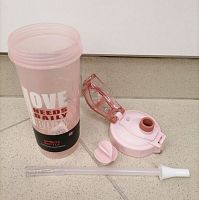 Шейкер 600 мл (бутылка) MNDB Love Needs Daily Body розовый 03554